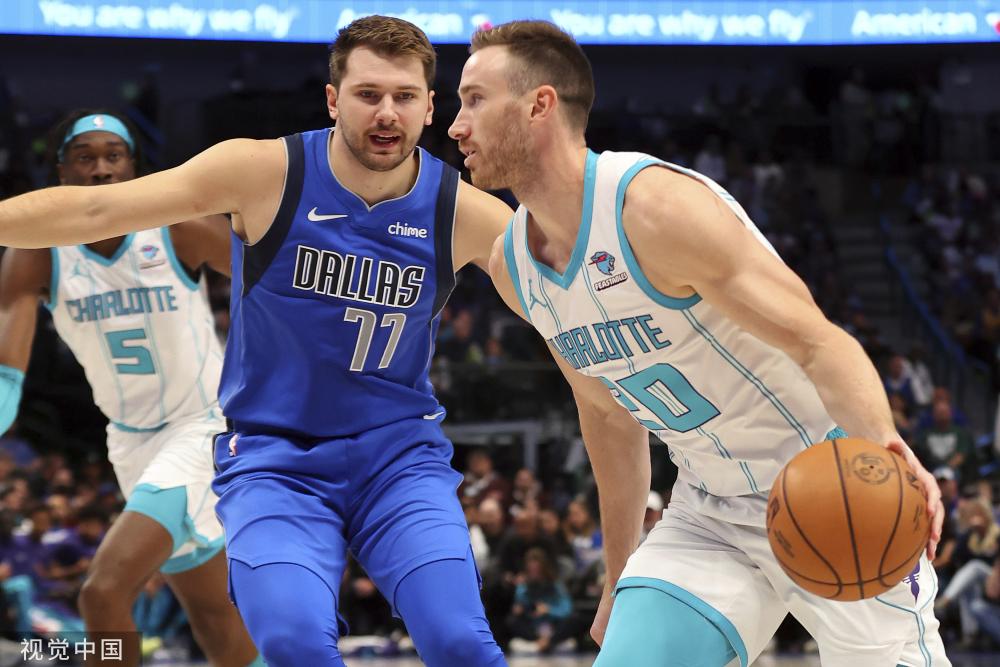 他耐心等待 他耐心等待