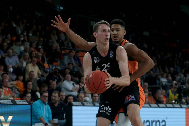 多次倒在勇 多次倒在勇